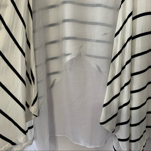 🧡3/$30 Design History White striped cardigan - Picture 5 of 6
